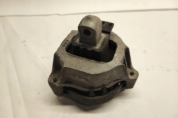COUSSIN MOTEUR DROITE BMW 5 (G30) 6860488 2.0L GASOLINE 185KW 2019