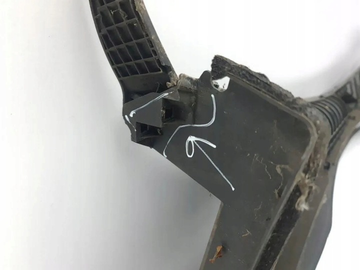 PLASTYK ESSUIE-GLACES AVANT KIA SPORTAGE (QL) 86151F1900 1.6L GASOLINE