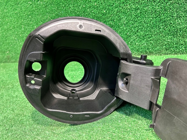 SKODA RAPID 5J CLAPET GOULOTTE DE REMPLISSAGE CARBURANTS 5JJ809999B