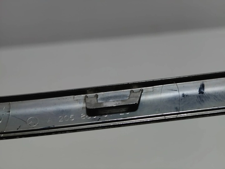 MOULURE DÉCORATIVE PARE-CHOCS INFÉRIEURE AVANT MERCEDES C CLASSE W205 OEM A205885312364