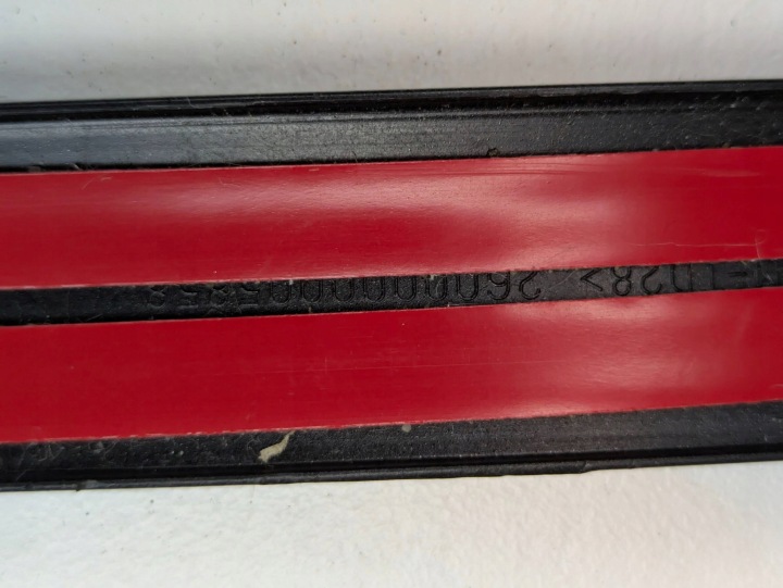 AUDI Q8 AVANT CÔTÉ GAUCHE MOULURE PORTES AVANT 4M8853960FGRU