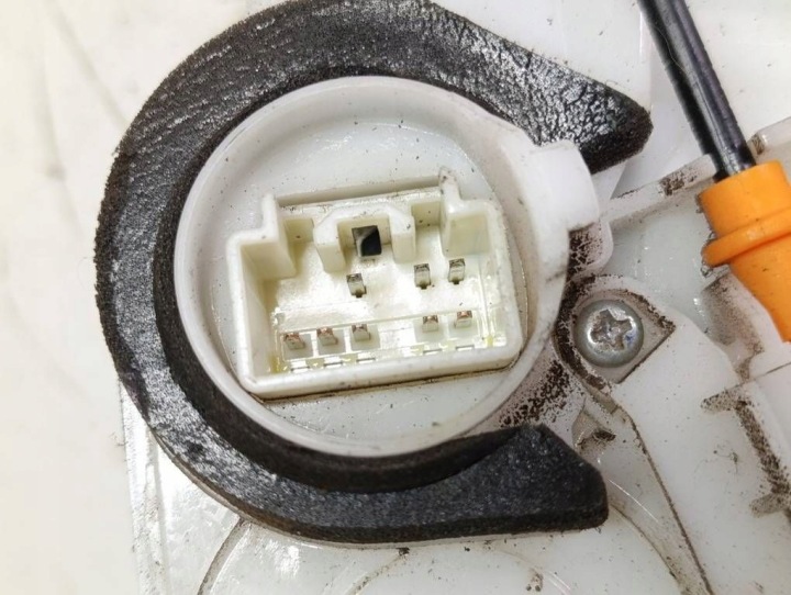 MAZDA CX5 12-17 SERRURE DE PORTE GAUCHE AVANT 8 GOUPILLE