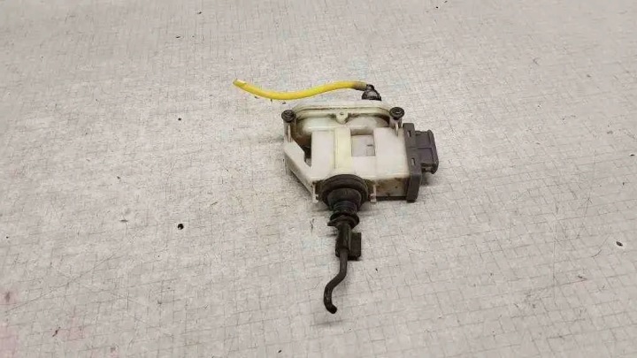 PETIT MOTEUR CENTRAL SERRURE VW PASSAT B7 ALLTRACK (365) 3A0862153B 1.9L