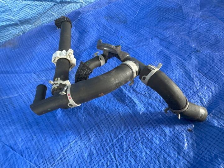 TUYAU FIL EAU TOYOTA YARIS IV 1.5 HYBRID 16260-F3070 16296-F3060