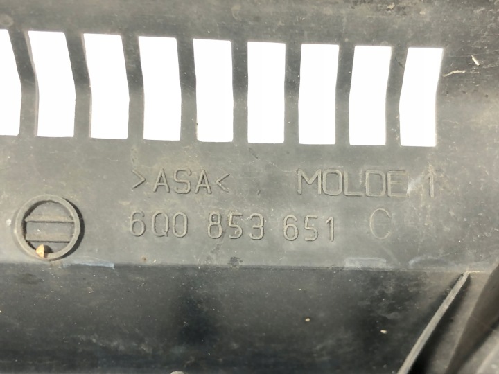 VW POLO N9 02-05 GRILLE CALANDRE RADIATEUR OE 6Q0853651