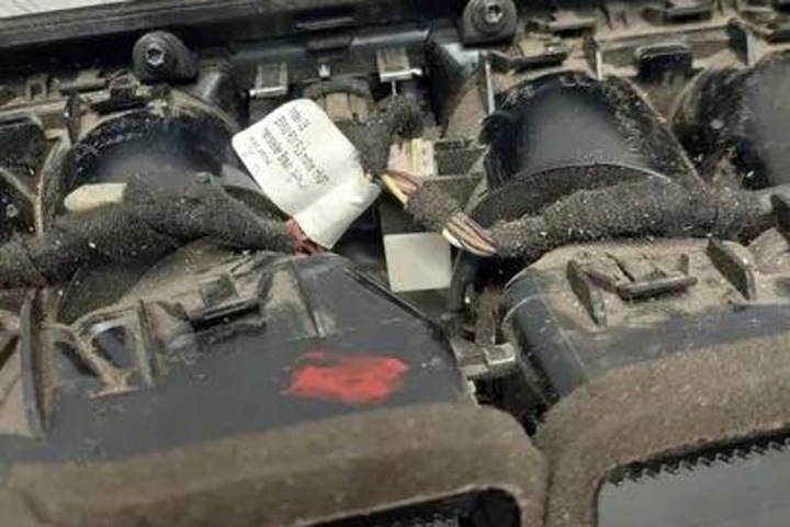 ADMISSION AIR CONSOLES BMW 7 (F01, F02) 6422859 3.0L DIESEL 180KW 2010