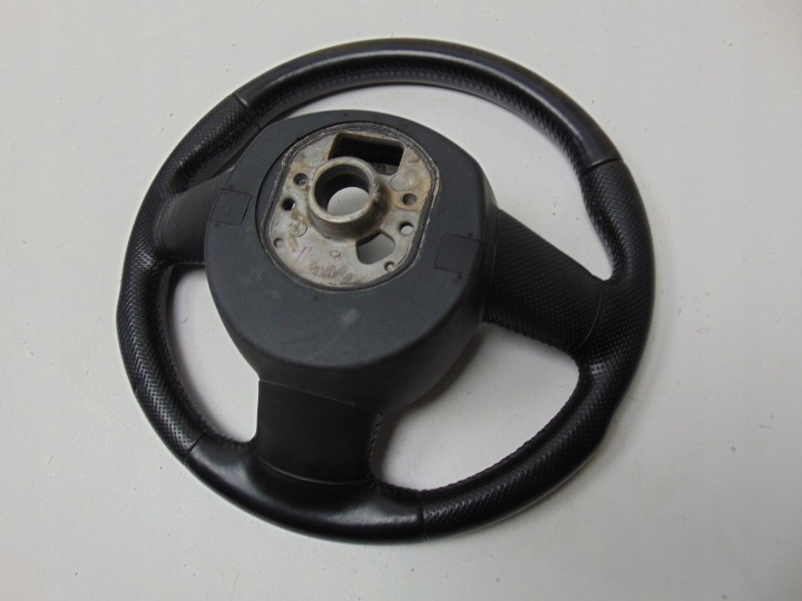 VOLANT CUIR MULTIFONCTION AUDI A4 B8 4F0124A