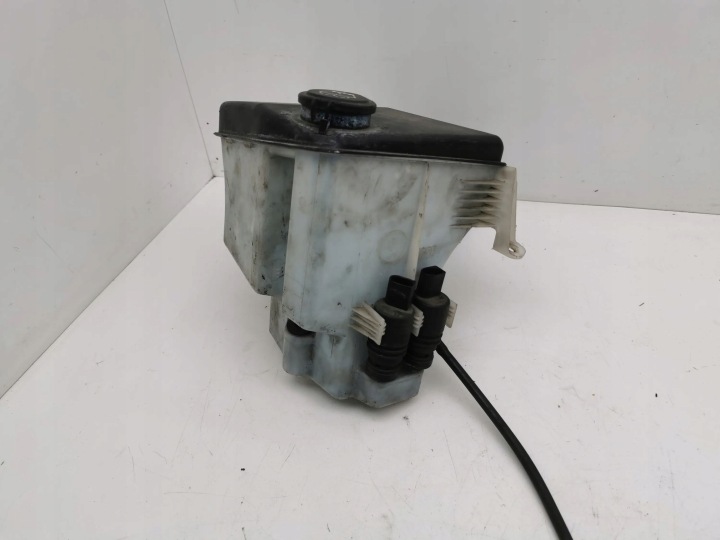BMW X5 E53 2002 RÉSERVOIR LIQUIDE VERS LAVE-GLACES VITRES AVANT