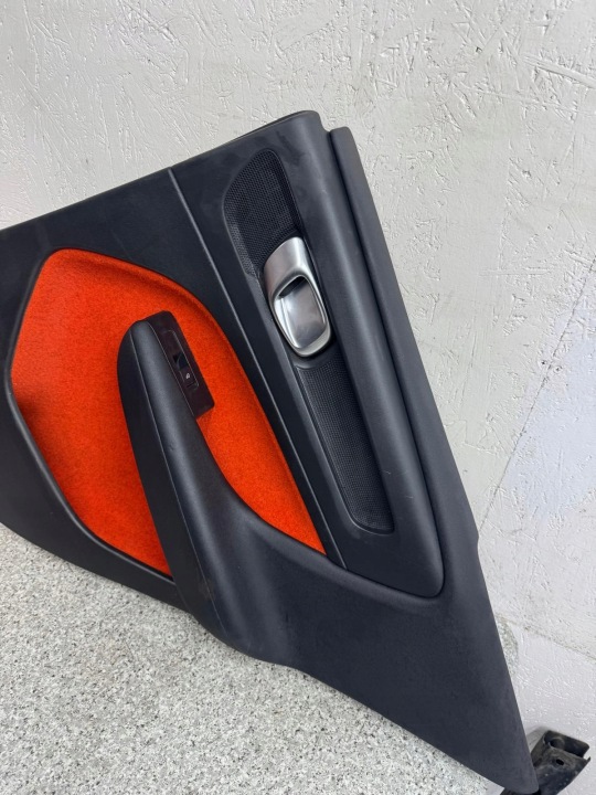 COLLECTEUR PORTES DROIT ARRIÈRE VOLVO XC40 2017-2024 31407710