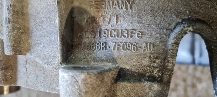BOÎTE DE VITESSES MANUEL RF566R-7F096-AD