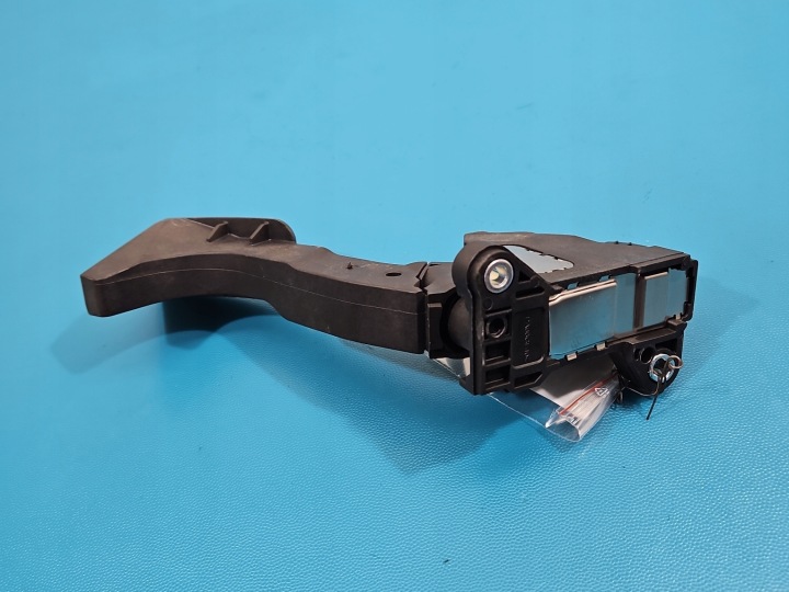 PÉDALE GAZ POTENTIOMÈTRE TOYOTA AURIS II 78110-02120 1.8 HYBRIDE