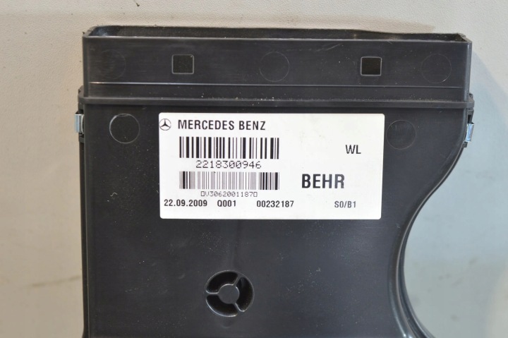 MERCEDES-BENZ AVEC W221 2011 CANAL AÉRIEN CABINES
