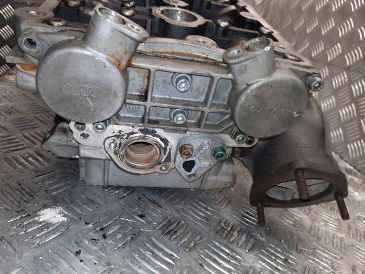 AUDI A8 D3 03R A6 C5 3.0 V6 CULASSE MOTEUR 06C103373E ASN