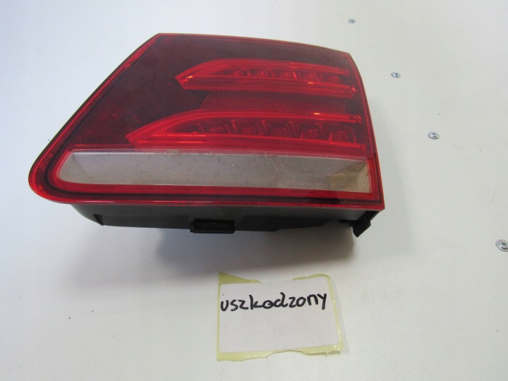 MERCEDES E W212 212 UNIVERSEL PHARE ARRIÈRE ARRIÈRE COUVERCLES DE COFFRE COUVERCLES DE COFFRE DROITE 2129062203