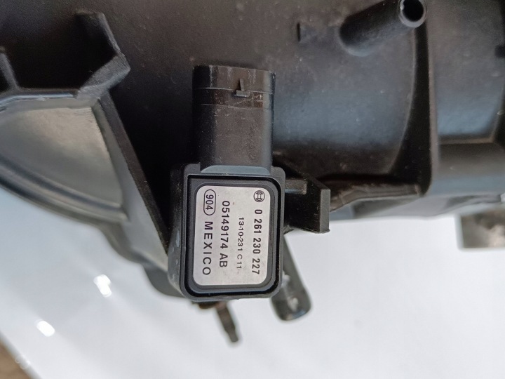 COLLECTEUR ADMISSION PAPILLON DES GAZ 2014 DODGE DURANGO III 05184070AK