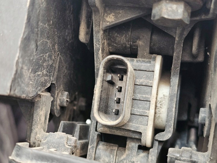 JEEP GRAND CHEROKEE 10- INFÉRIEURE JALOUSIE RADIATEUR 68282160AB USA