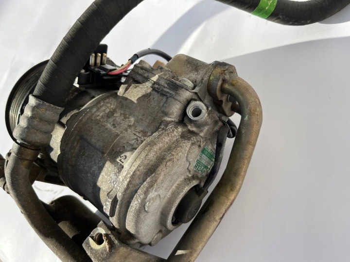 COMPRESSEUR DE CLIMATISATION COMPRESSEUR MERCEDES W124 M111 E200 E220 0002340211