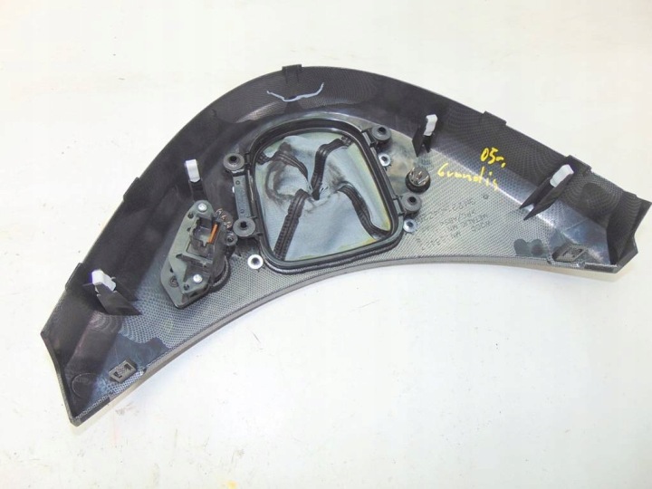 MITSUBISHI GRANDIS 2.0DI-D 05R DÉCOR BOÎTES