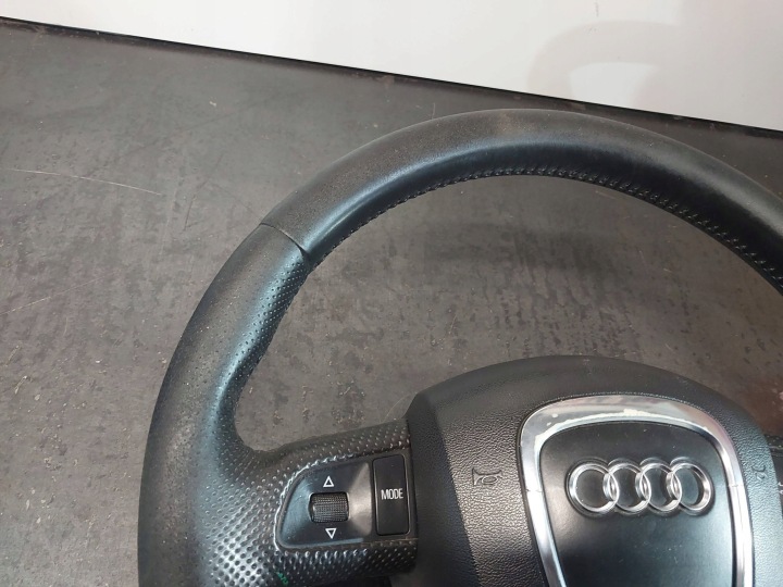 VOLANT MULTIFONCTIONNELLE AUDI A3 8P 8P0419091AK 8P0880201AJ