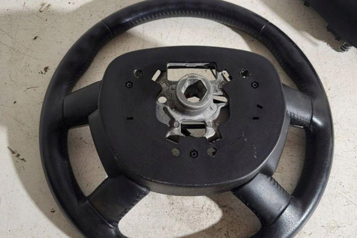VOLANT FORD C-MAX II (DXA/CB7, DXA/CEU) 3M513600CG 2.0L DIESEL 100KW