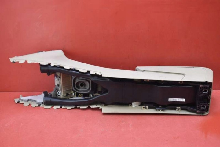 TUNNEL CENTRAL ACCOUDOIR EUROPE 3C0863319S VW PASSAT B6 05-10