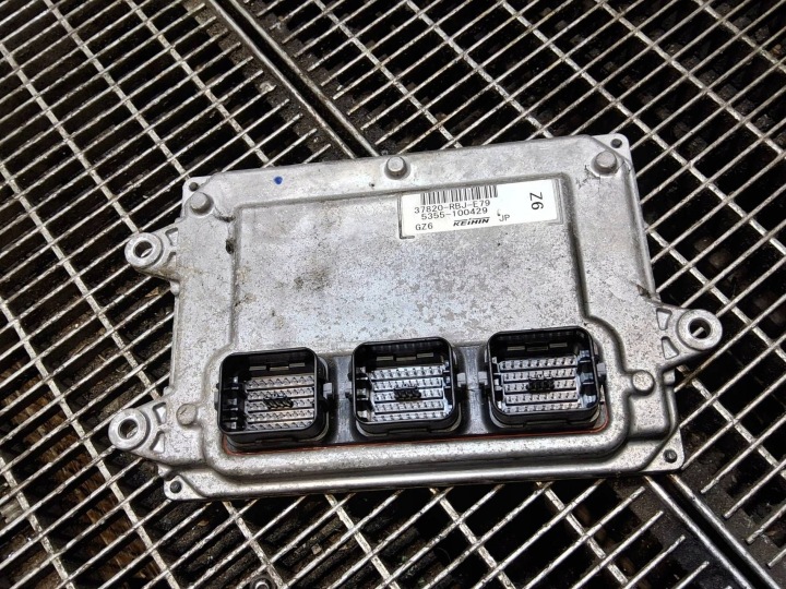 ORDINATEUR MOTEUR HONDA 37820-RBJ-E79
