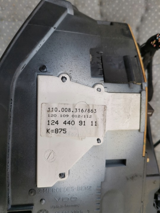 MERCEDES W124 COMPTEUR TABLEAU DE BORD ESSENCE 2,2 1245427469 K=875