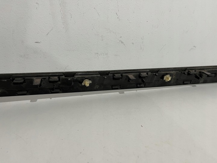 BERLINGO PARTENAIRE RIFTER MOULURE CALANDRE GUIDES GAUCHE ARRIÈRE 98186963