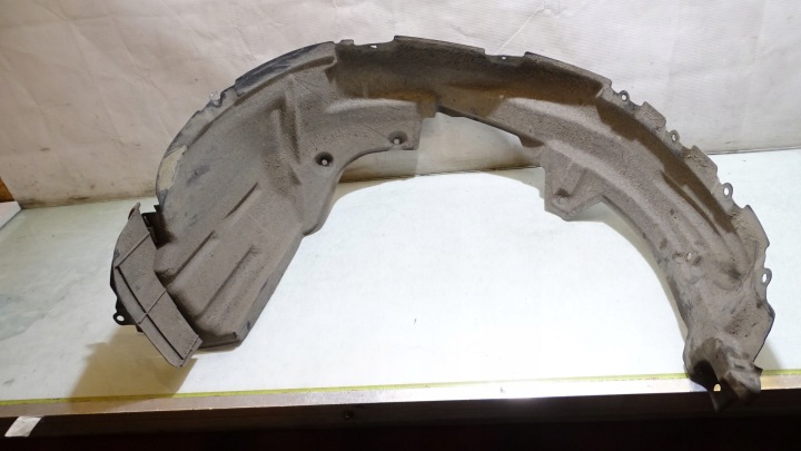 PASSAGE DE ROUE GAUCHE AVANT TOYOTA RAV4 III 2.2D-CAT