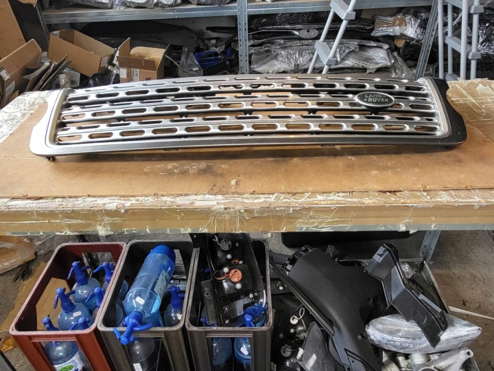 RANGE ROVER VOGUE L405 13-18 GRILLE CALANDRE AVANT