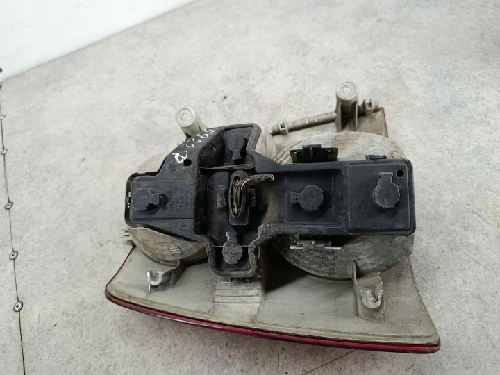 PHARE ARRIÈRE DROITE VW TOURAN I 1T0945096 1T0945112