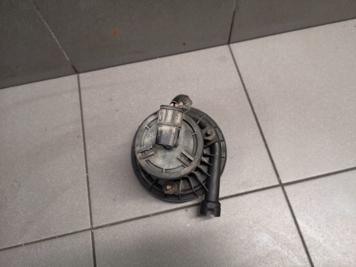 POMPE AIR SECONDAIRE BMW E65 4.4I 7508267