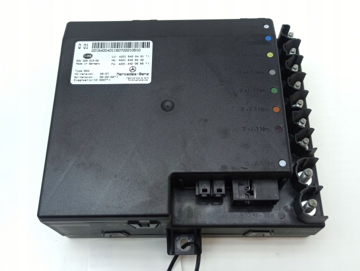 MERCEDES-BENZ AVEC W221 CHÂSSIS MODULE FUSIBLES A2215400401