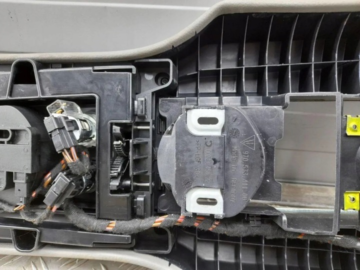 CONSOLE COCKPIT PORSCHE PANAMERA (970) 97053341100 3.6L GASOLINE 220KW 2011