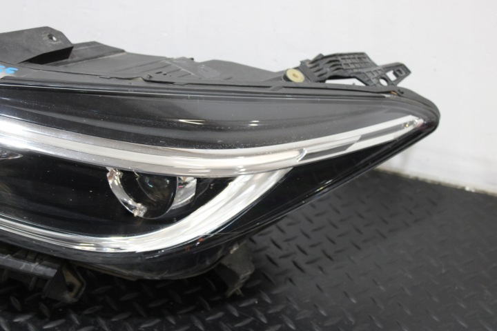 PHARES PHARE AVANT LED INFINITI Q30 26060-5DA5B 26010-5DA5B