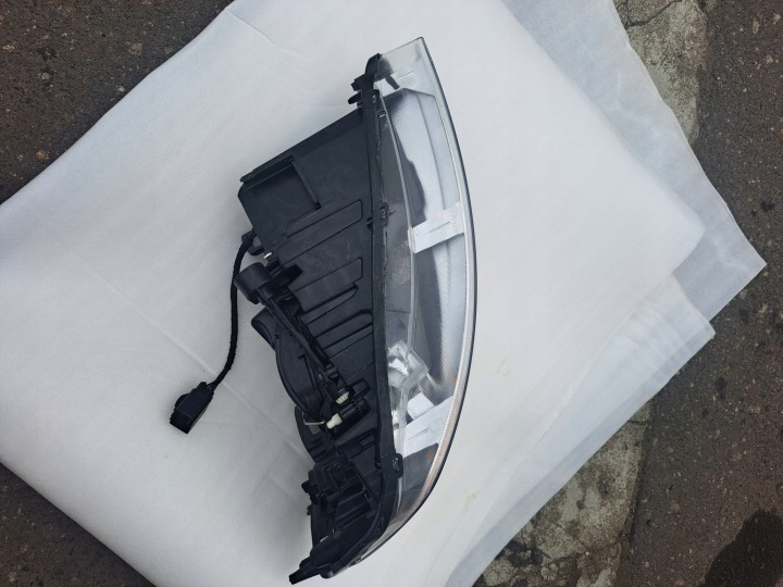 PHARE GAUCHE AVANT ORDINAIRE VOLVO XC-60 08-13 31395466 EUROPE