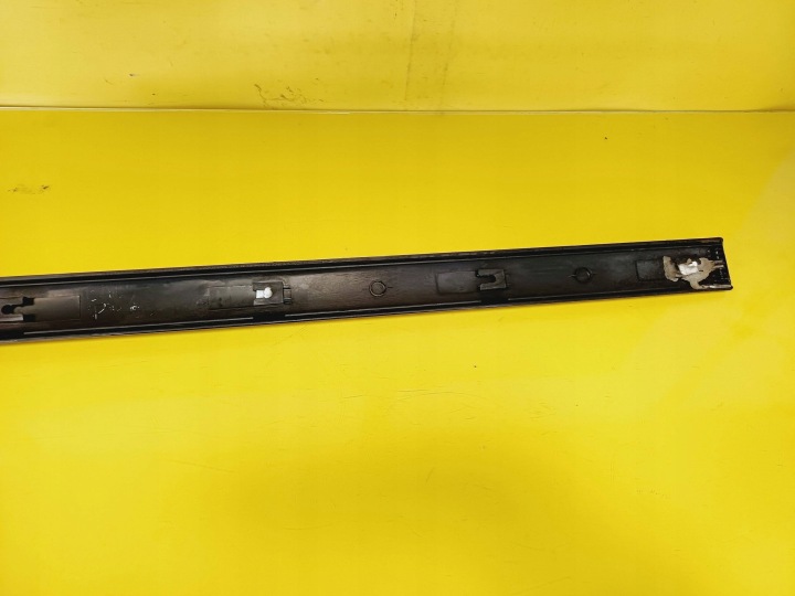 MOULURE PORTES DROIT AVANT SUZUKI BALENO I 5D 7753060G00 NR347