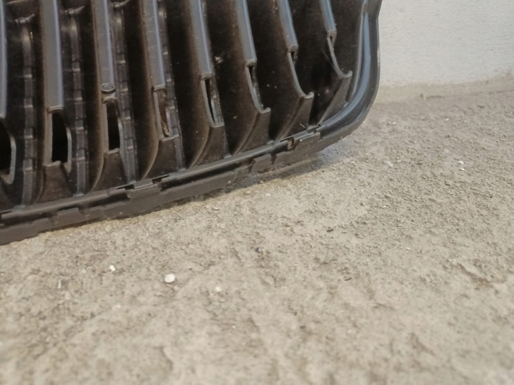 GRILLE SKODA FABIA 2 II ROOMSTER CALANDRE AVANT PARE-CHOCS AVANT 5J0853668A