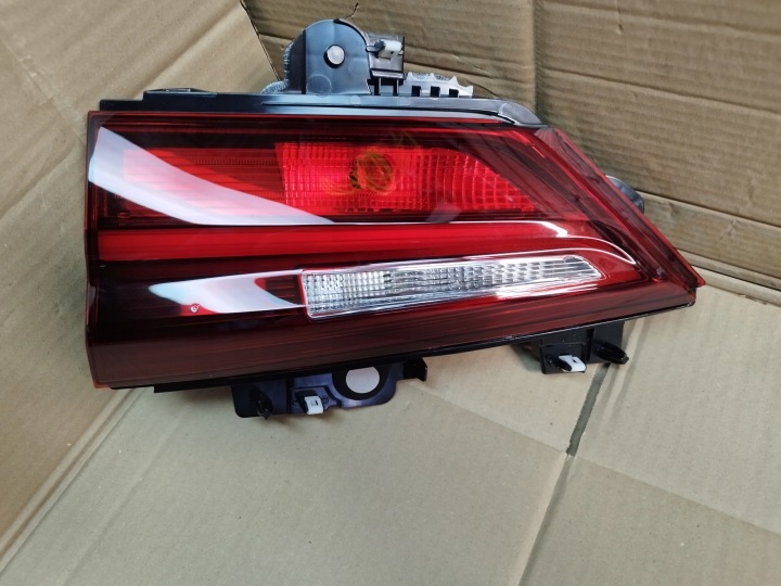 BMW 2 PIÈCES F39 PHARE DROITE ARRIÈRE SUR COUVERCLE DE COFFRE LED