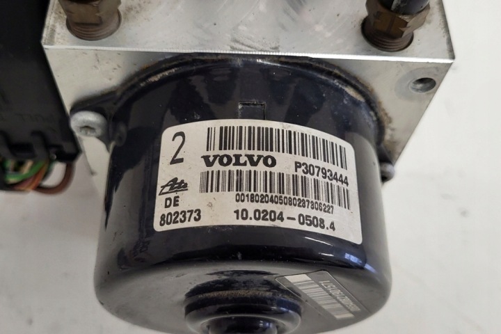 POMPE ABS VOLVO XC70 CROSS COUNTRY 30793445 2.4L DIESEL 136KW 2006