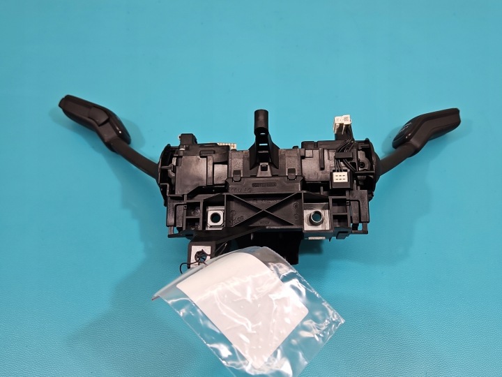 COMMUTATEUR COMPOSITE SKODA SUPERB III 3Q0953521DQ 5Q0953502AG