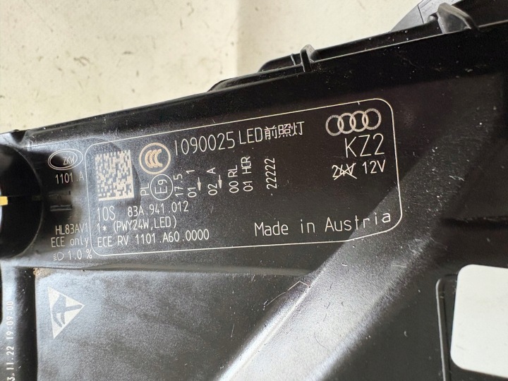 PHARE DROITE PROJECTEUR DROIT COMPLET LED AUDI Q3 2 II 83A 2018-2024 83A941012