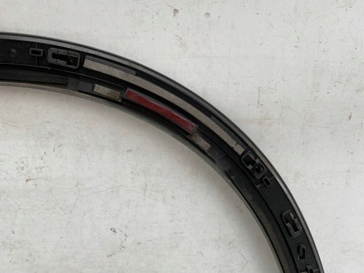 AUDI E-TRON 18- MOULURE REVÊTEMENT GARDE-BOUE DROIT AVANT 4KE853718F