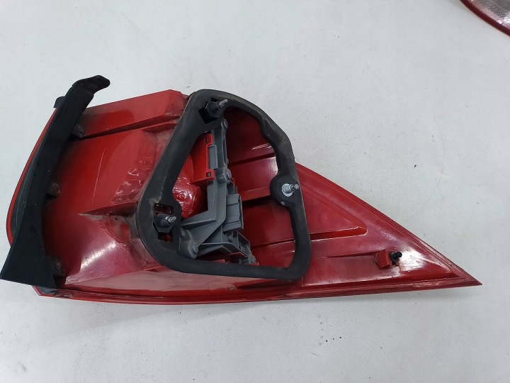 PHARE ARRIÈRE GAUCHE VW GOLF V 1K9945095D 1K9945111A UNIVERSEL
