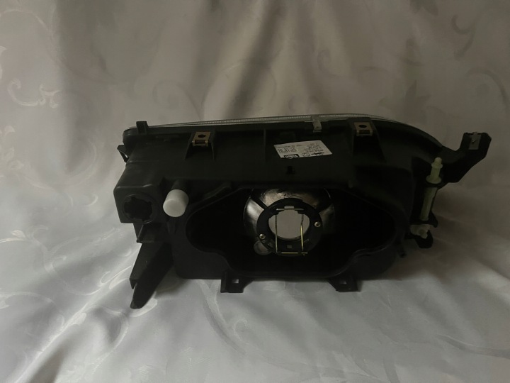 PROJECTEUR GAUCHE RENAULT R19 92-96 VALEO 084762