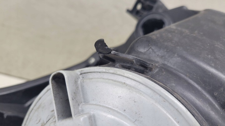TOYOTA AVENSIS 3 T27 08-12 PHARE DROITE AVANT AVANT PROJECTEUR H279GR-DE