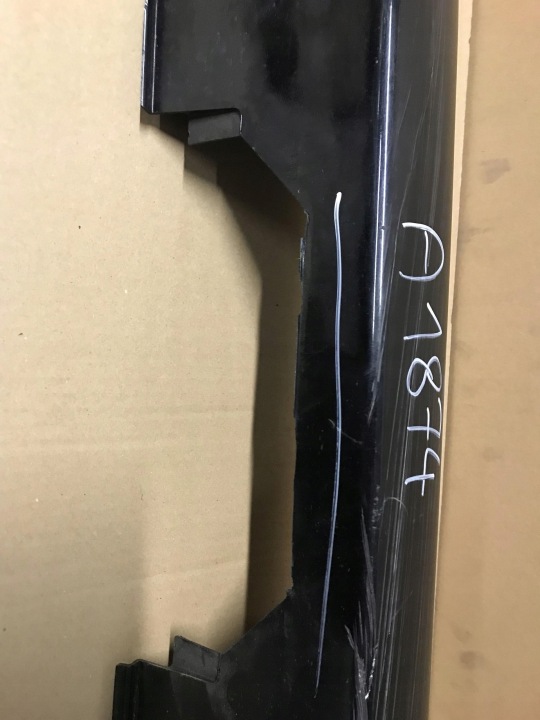 TOYOTA CAMRY VIII MOULURE SEUIL DROITE 75850-33130