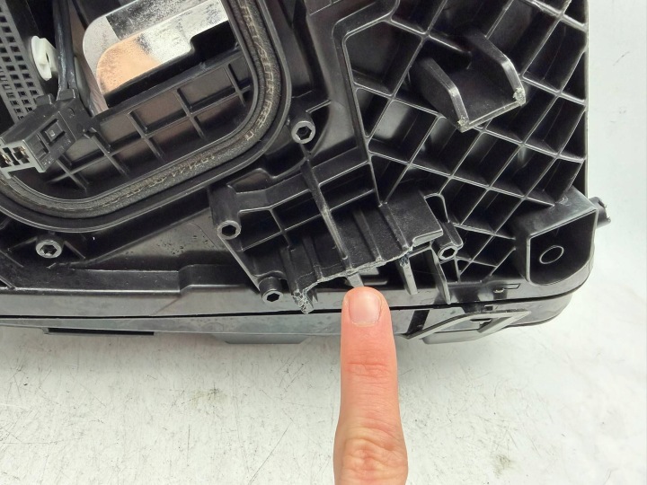 PHARE AVANT GAUCHE MERCEDES B-KLASA W247 LIFT PERFORMANCE A2479060904 NR99
