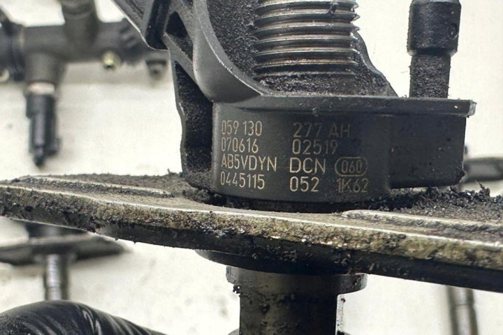 ENSEMBLE INJECTEURS AUDI A4 AVANT (8ED, B7) 059130277S 3.0L DIESEL 2005