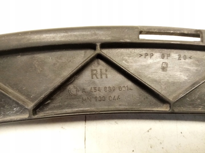 GLISSIÈRE FIXATION PARE-CHOCS DROIT AVANT SMART FORFOUR 454 A4548890014